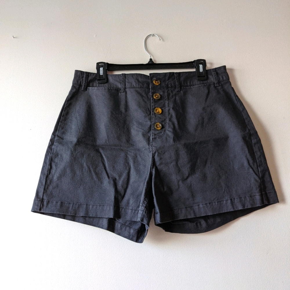 High-waisted Button-up Shorts